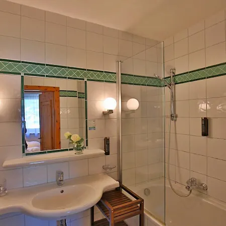 Отель 3 Mohren Эц