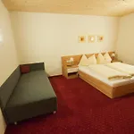 Szálloda 3 Mohren Oetz